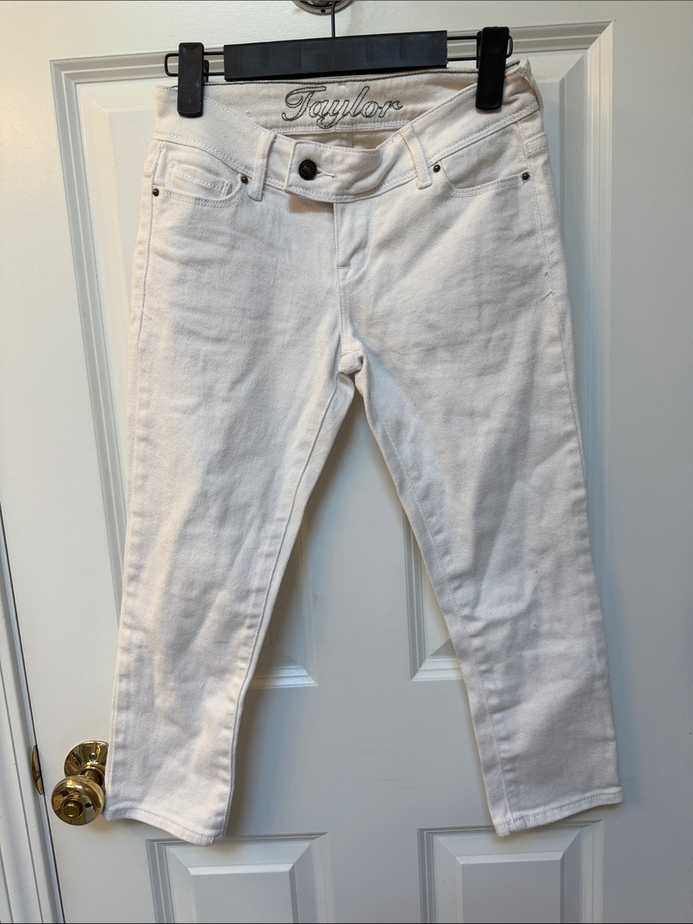 Delia's Size 0 Women's Taylor Slim Straight White Jeans Capri Cropped